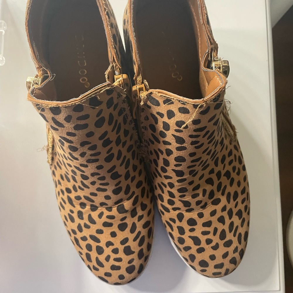 Shoes - Picture 2 of 2